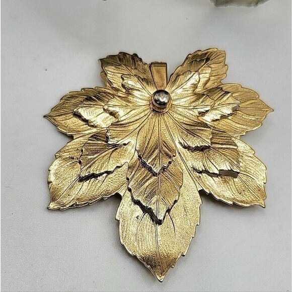 "5/$25" Vintage Gold Leaf Brooch Pin - Picture 1 of 6